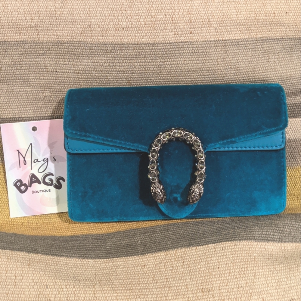Gucci: Dionysus Super Mini Velvet Chain Crossbody Bag - Picture 3 of 9